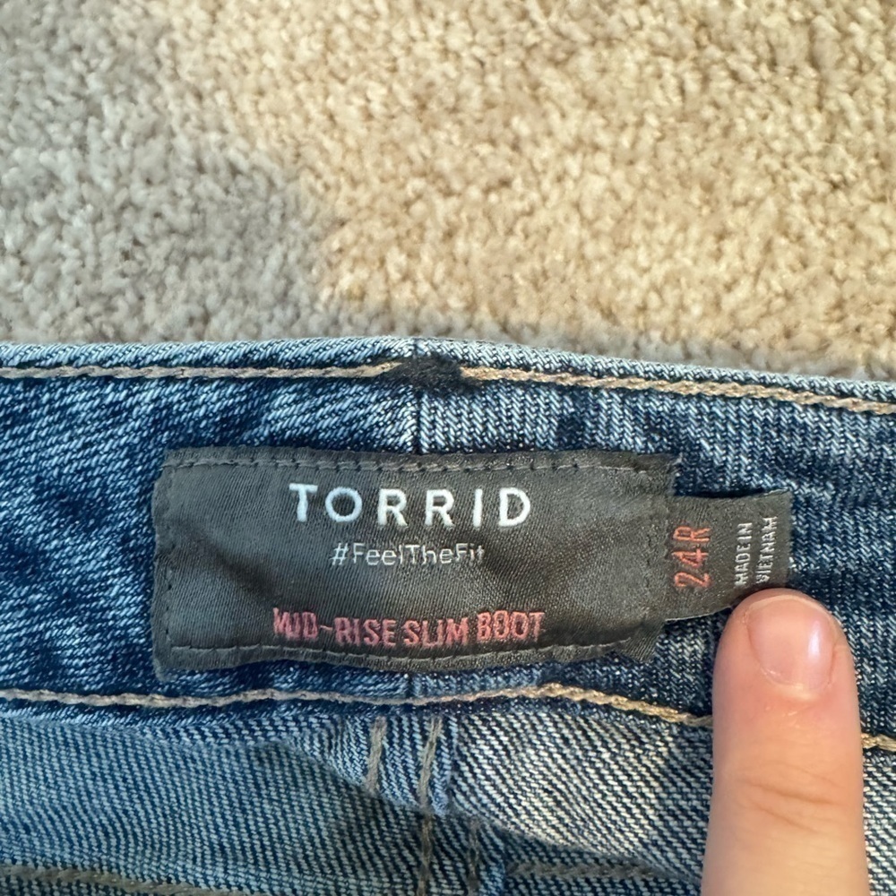 Torrid‎ Women’s Mid Rise Slim Bootcut Jeans Size 24R - Picture 12 of 12